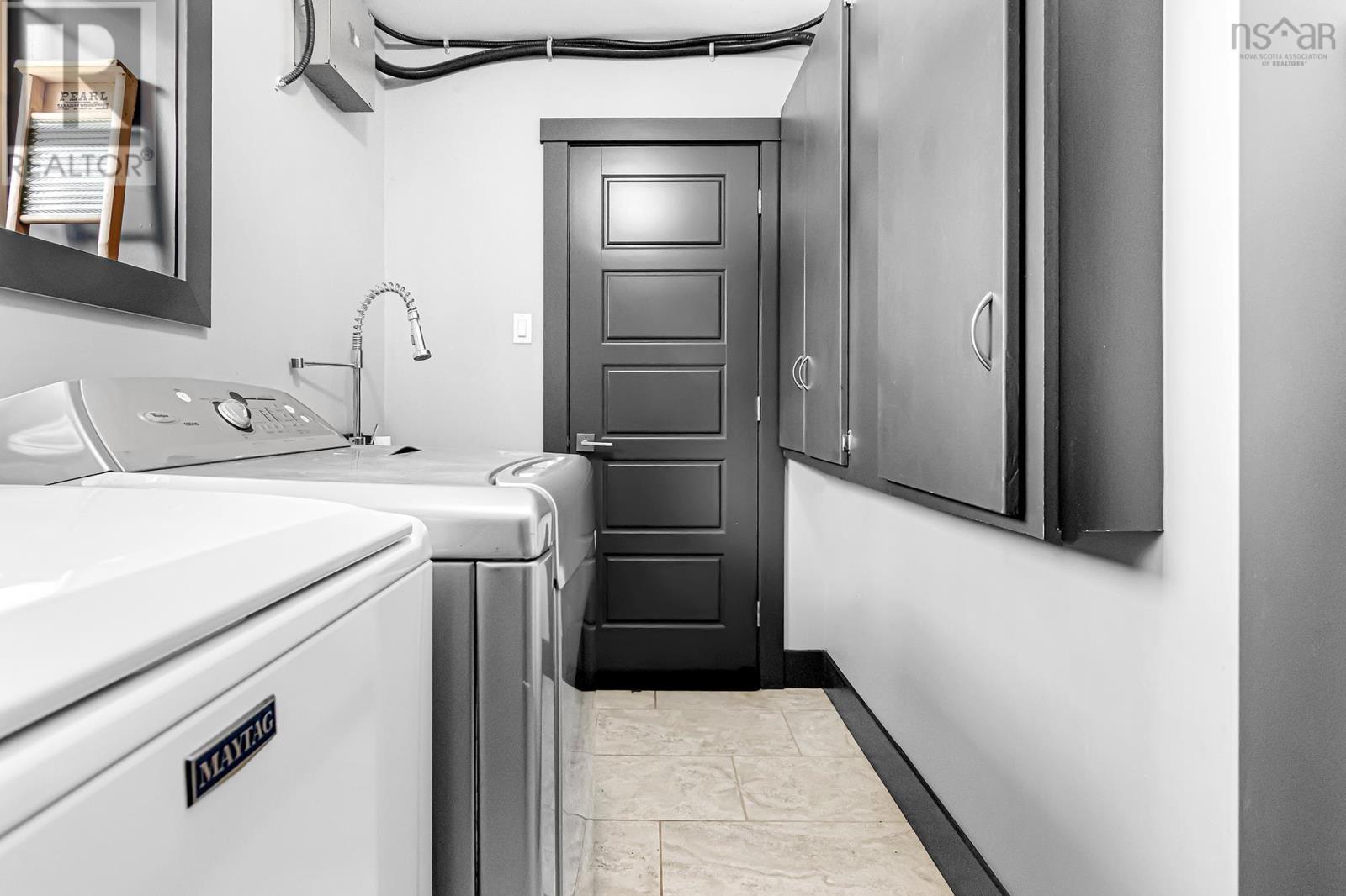 Property 11 of 50 of 266 Kernwood Drive