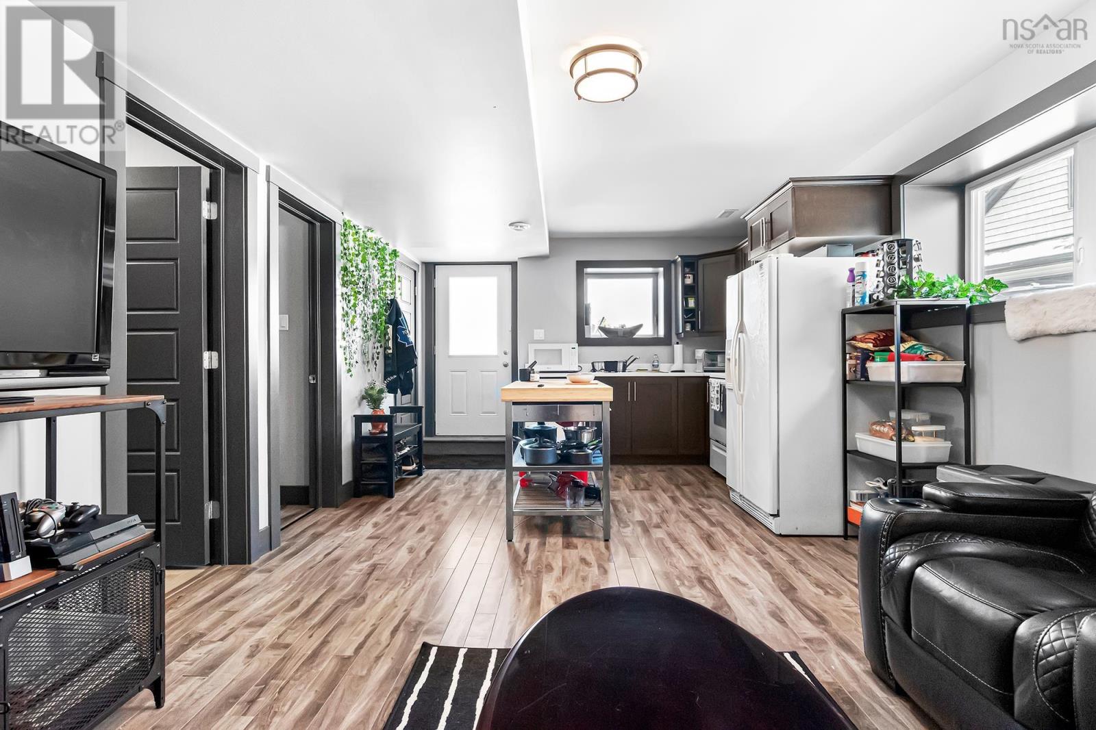 Property 15 of 50 of 266 Kernwood Drive