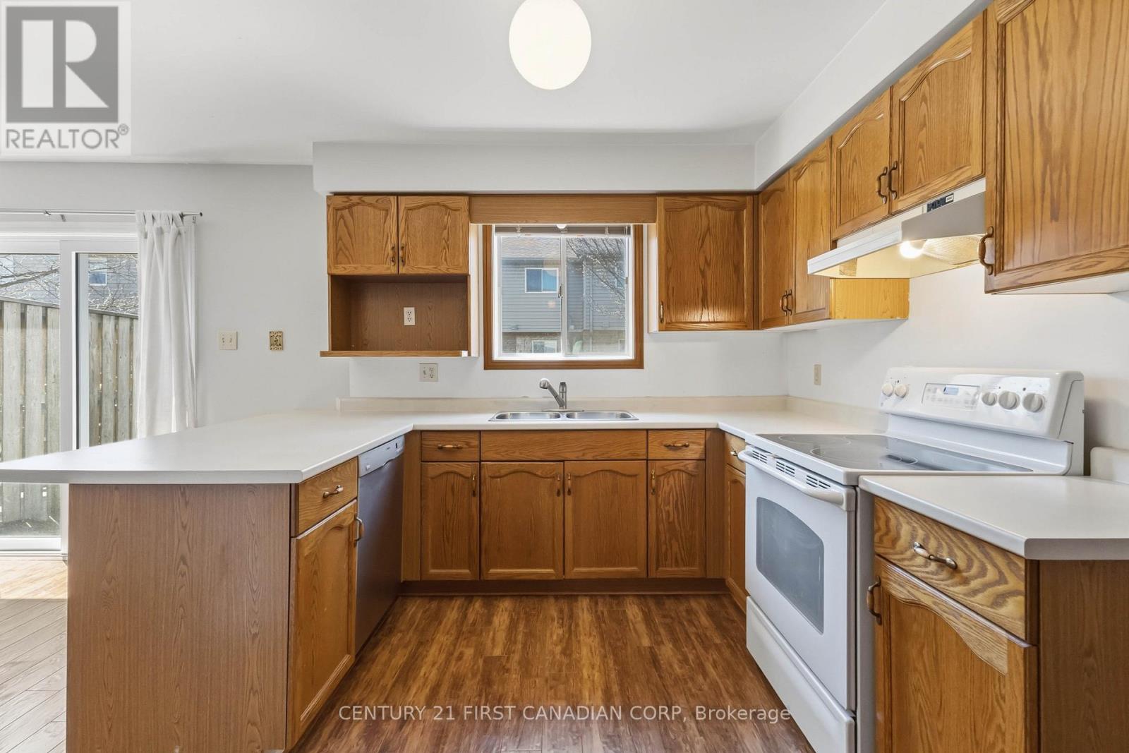 #7 1920 MARCONI BOULEVARD - 23