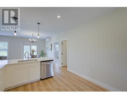 Dining room - 60 - 1182 Queen Street, Kincardine, ON N2Z0J2 Photo 6