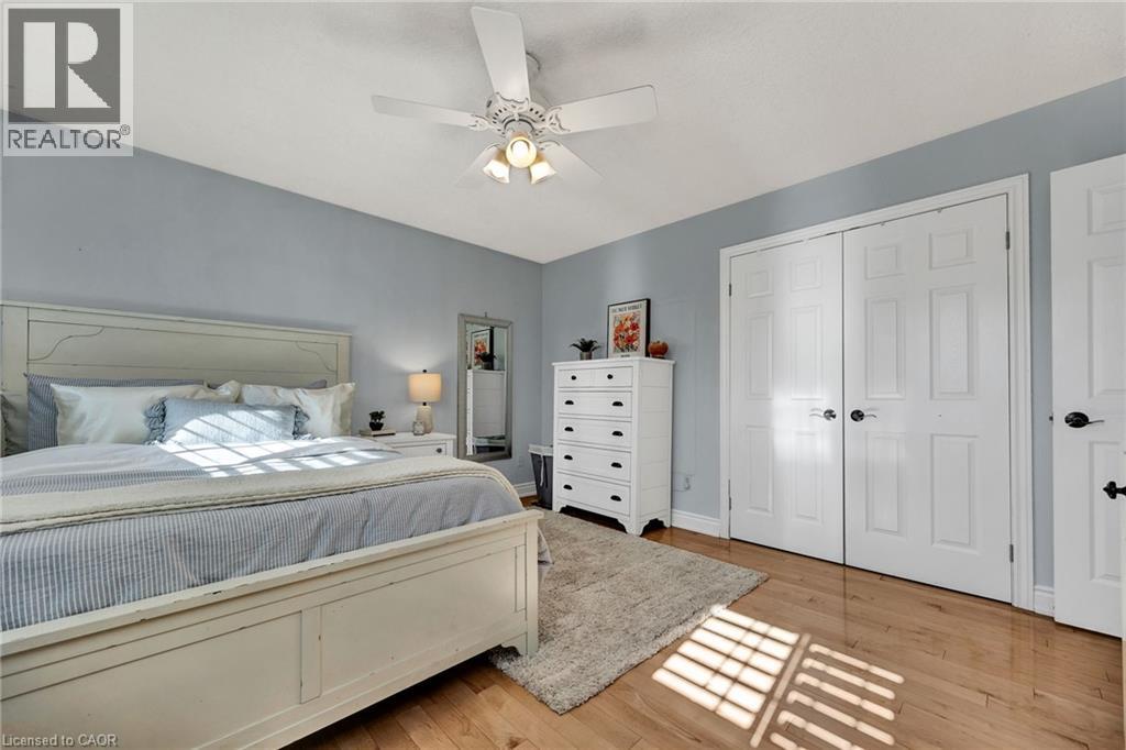 232 THE LIONS Gate - 30