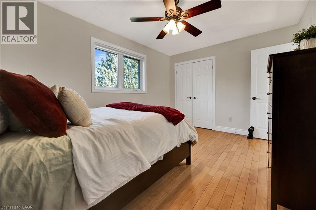 232 THE LIONS Gate - 26