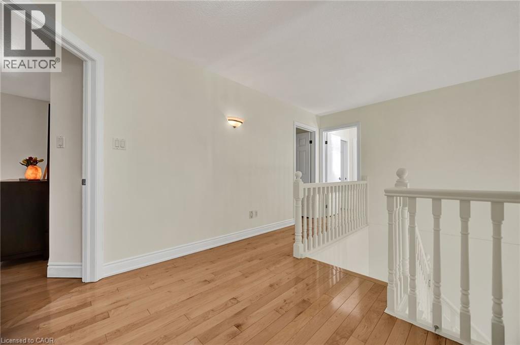 232 THE LIONS Gate - 20