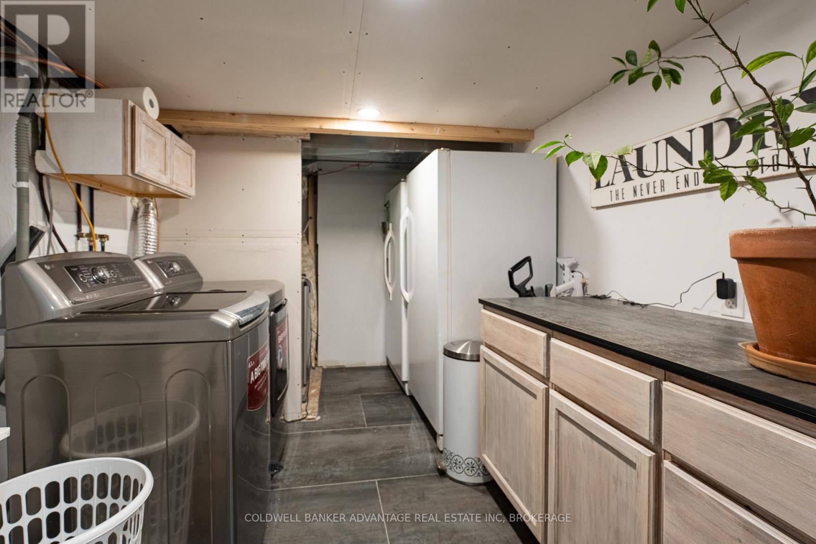 1013 HWY 20 HIGHWAY W - 27