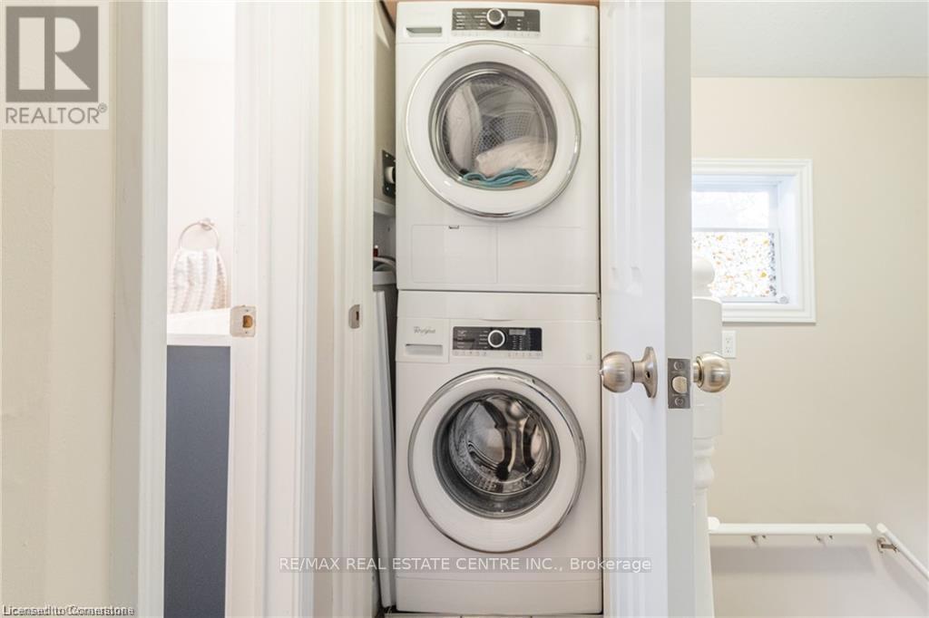 11 DIETRICH CRESCENT - 22