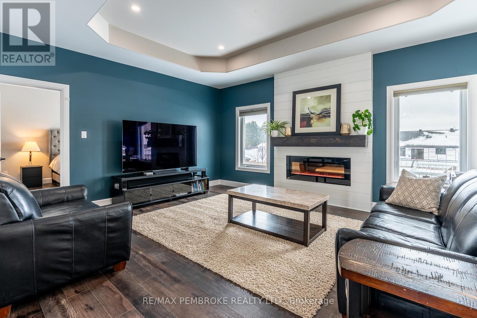 67 NOBLE CRESCENT - 11