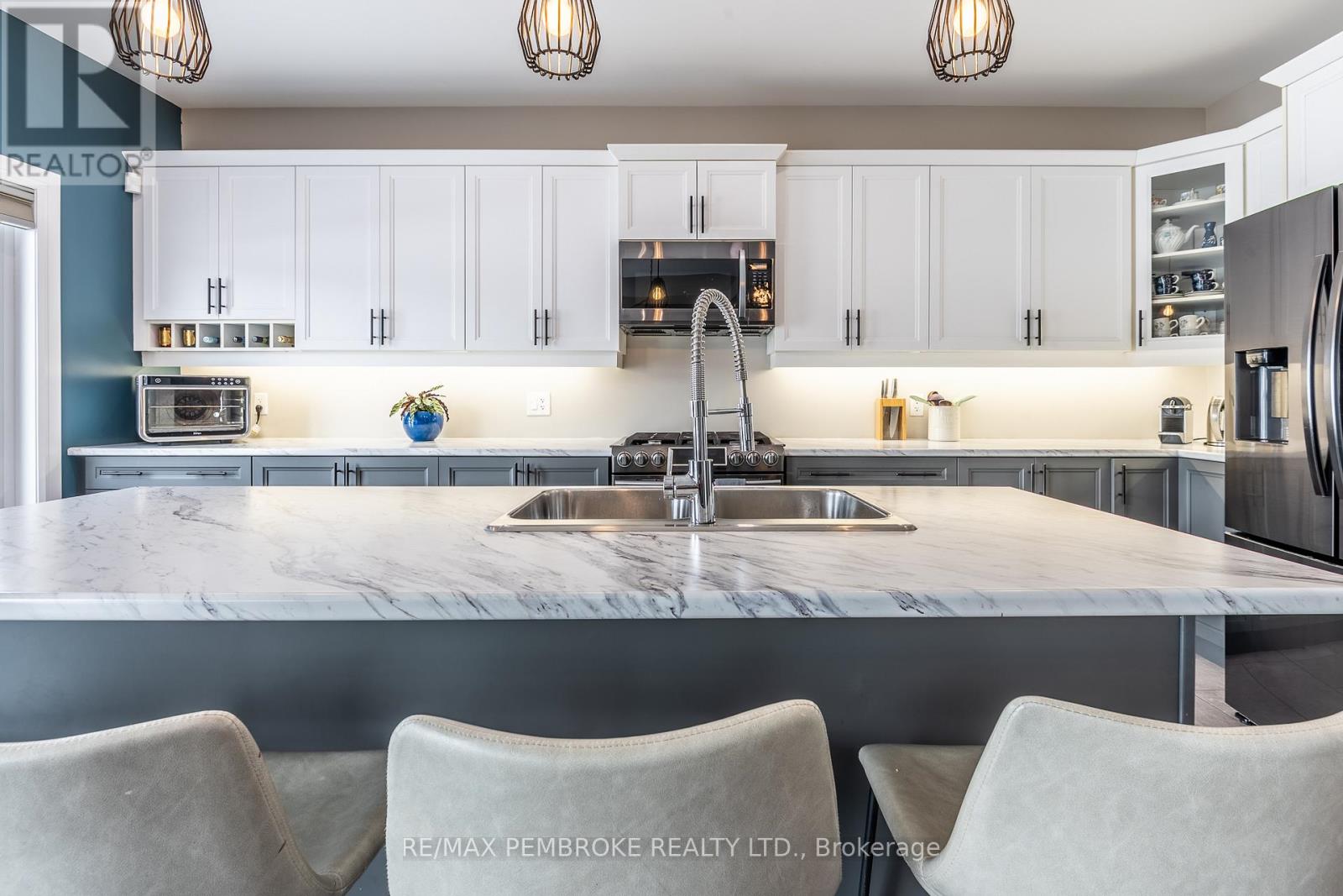 67 NOBLE CRESCENT - 14