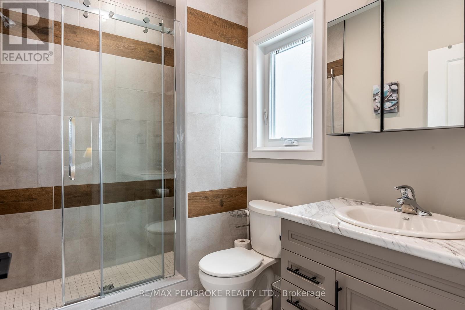 67 NOBLE CRESCENT - 26