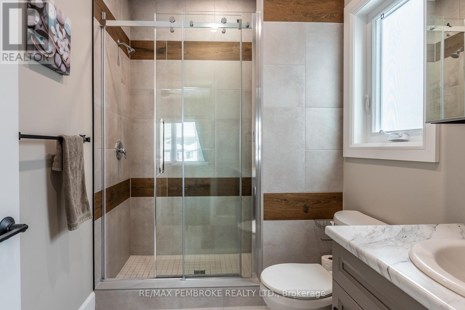 67 NOBLE CRESCENT - 27