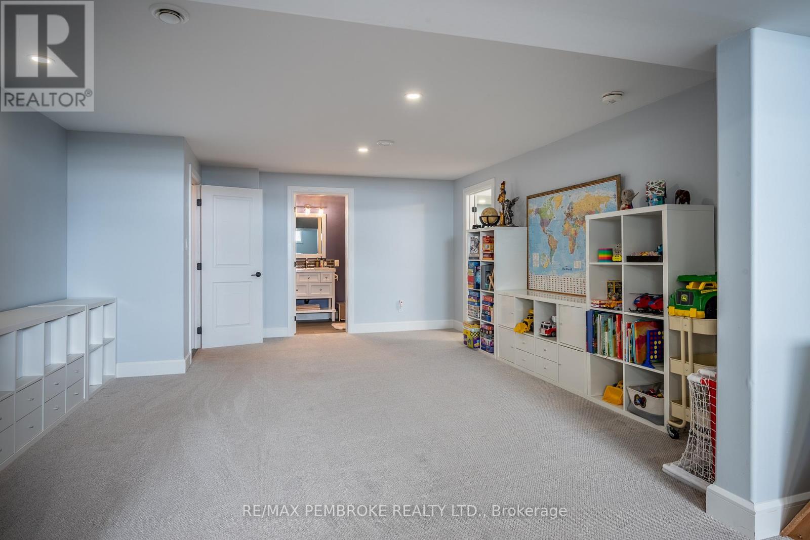 67 NOBLE CRESCENT - 35