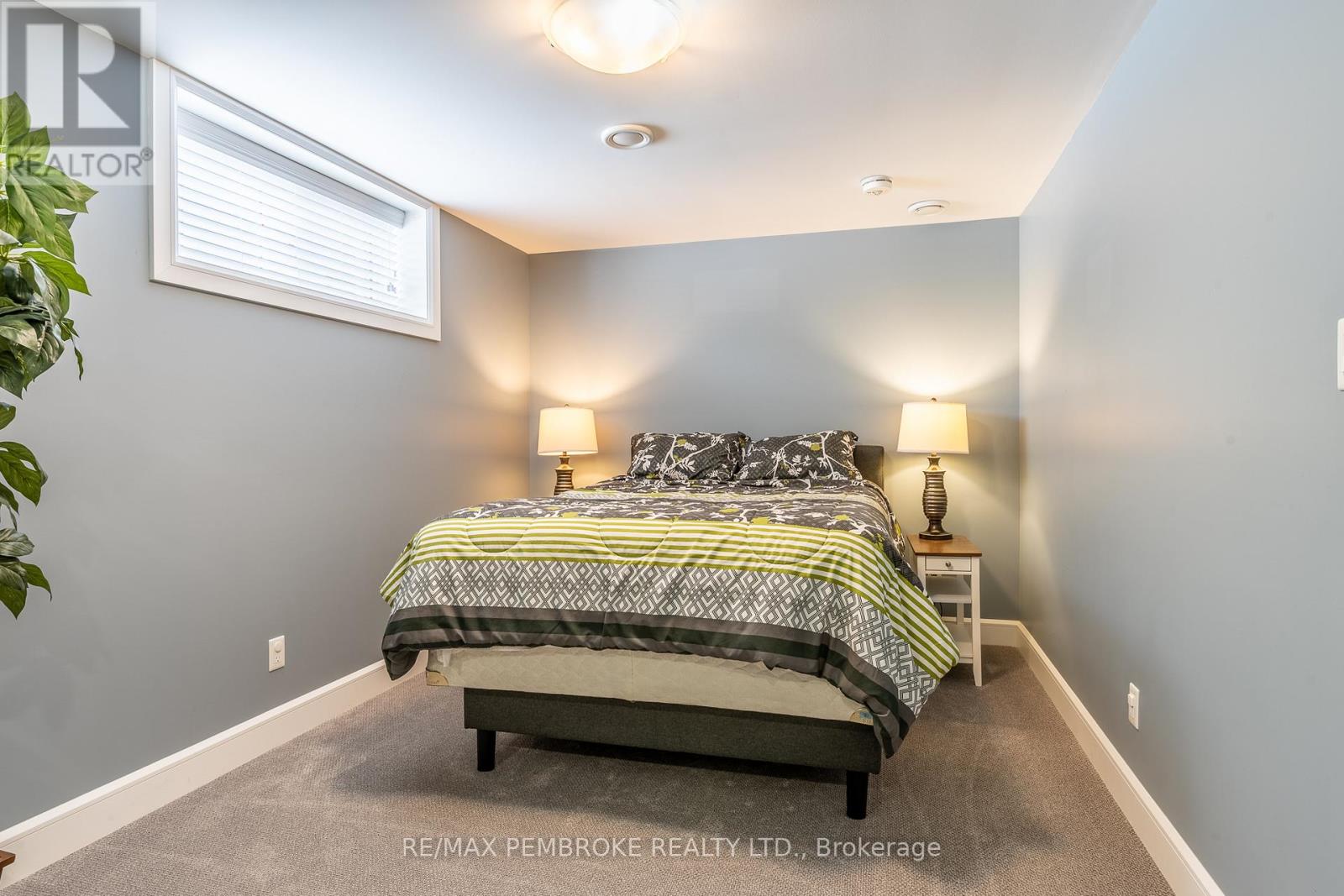 67 NOBLE CRESCENT - 40