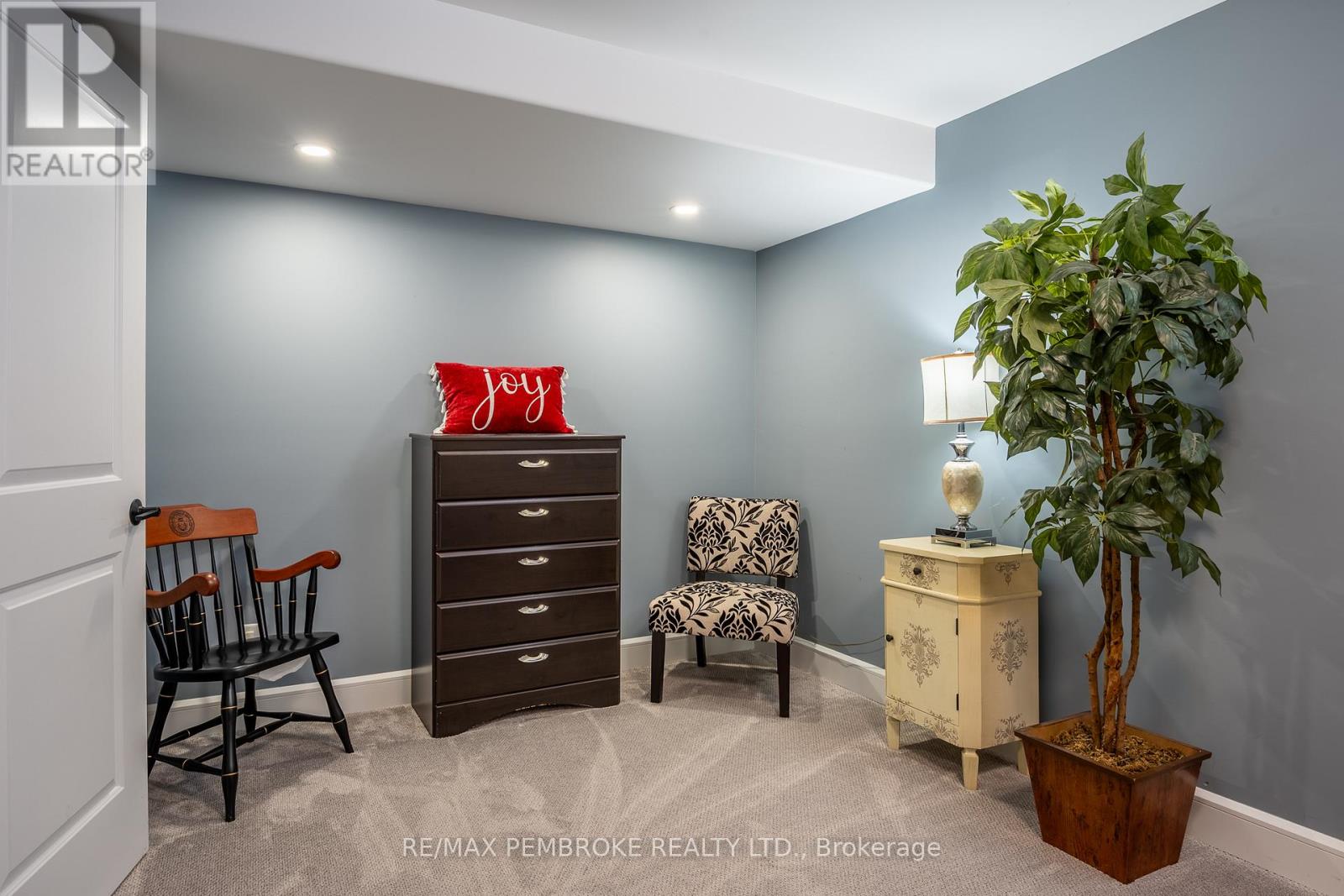 67 NOBLE CRESCENT - 41