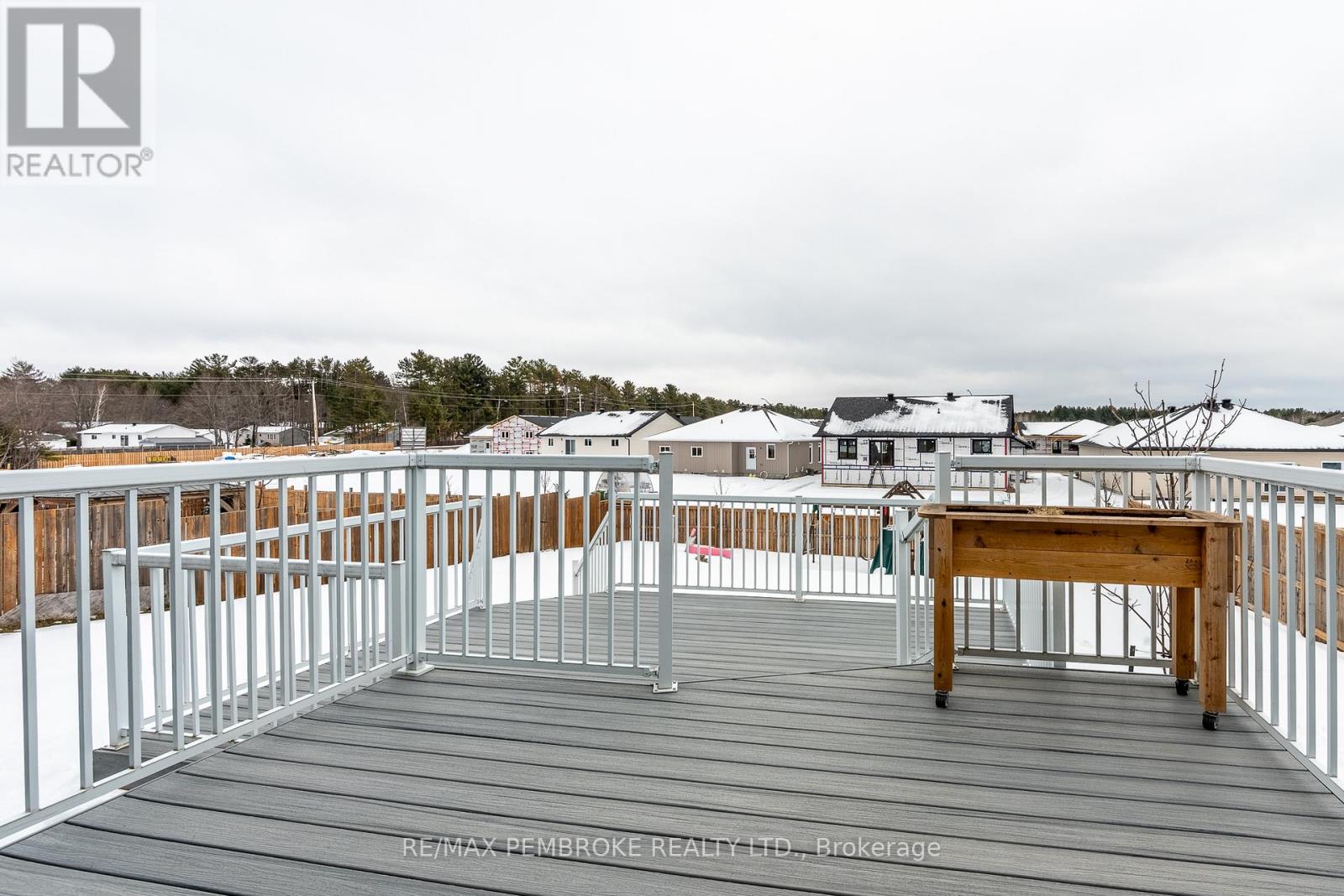 67 NOBLE CRESCENT - 48