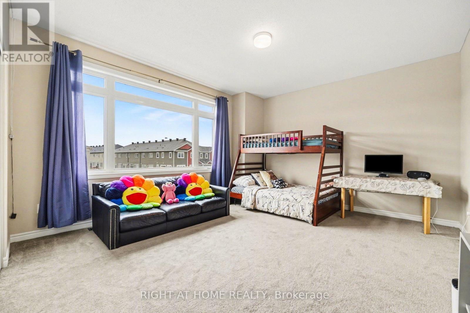 1089 APOLUNE STREET - 33