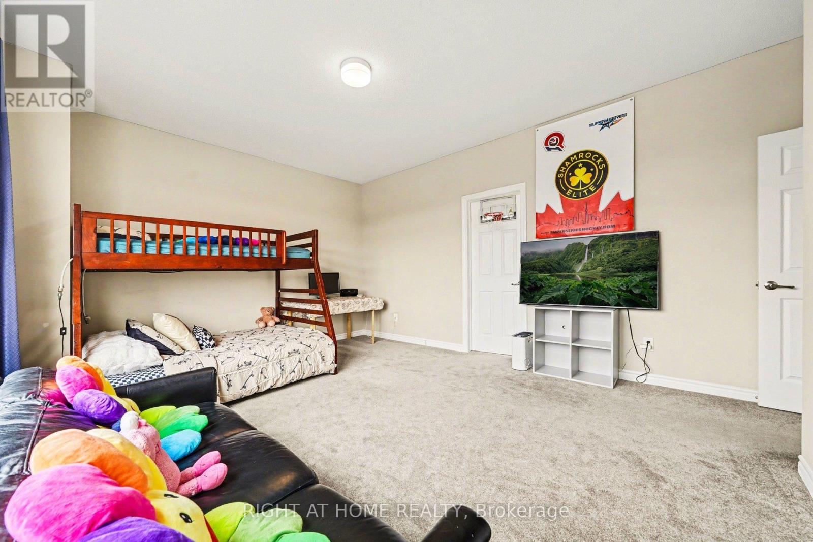 1089 APOLUNE STREET - 34