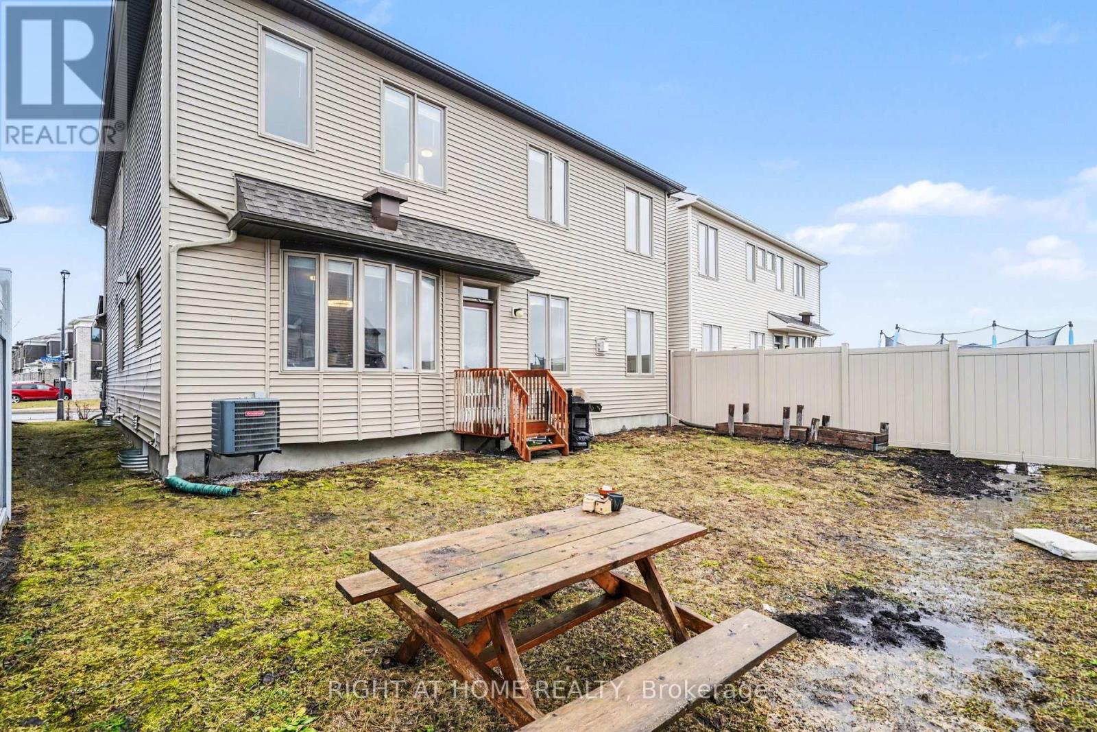 1089 APOLUNE STREET - 39