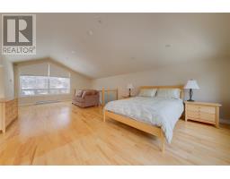 48 Lakeside Drive thumbnail 38