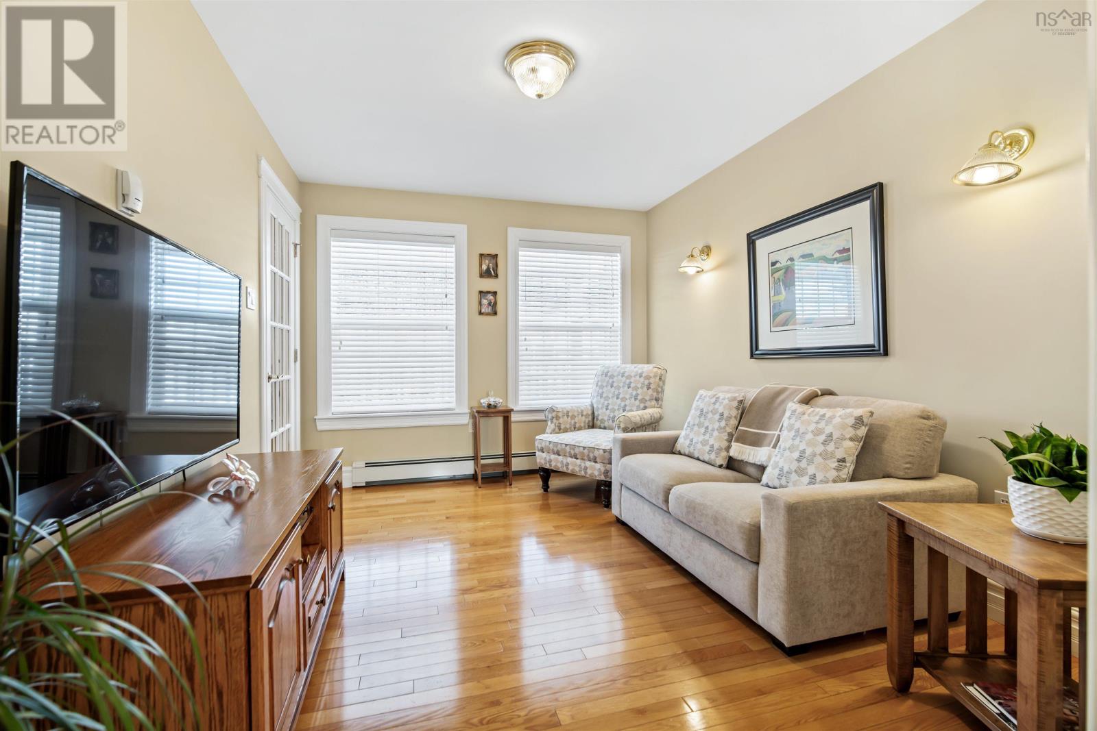 Property 32 of 45 of 677 Westwood Boulevard, Westwood Hills