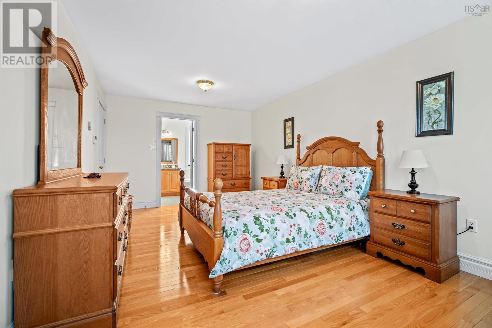 Property 31 of 45 of 677 Westwood Boulevard, Westwood Hills