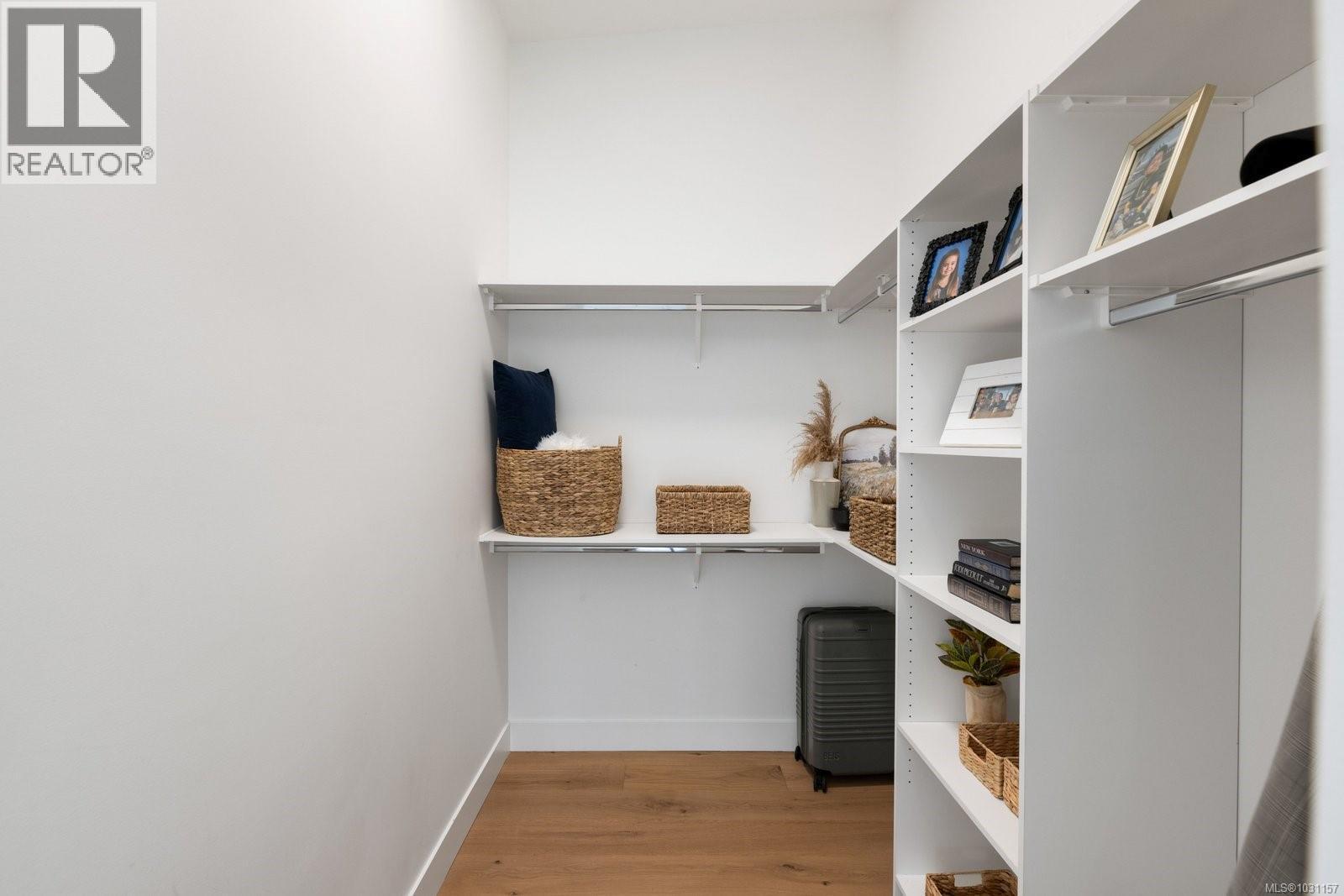 867 BRADLEY DYNE RD - 35