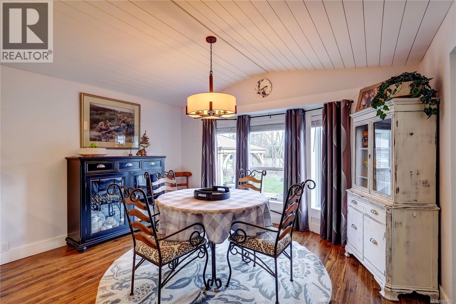 2339 GOULD RD E - 16