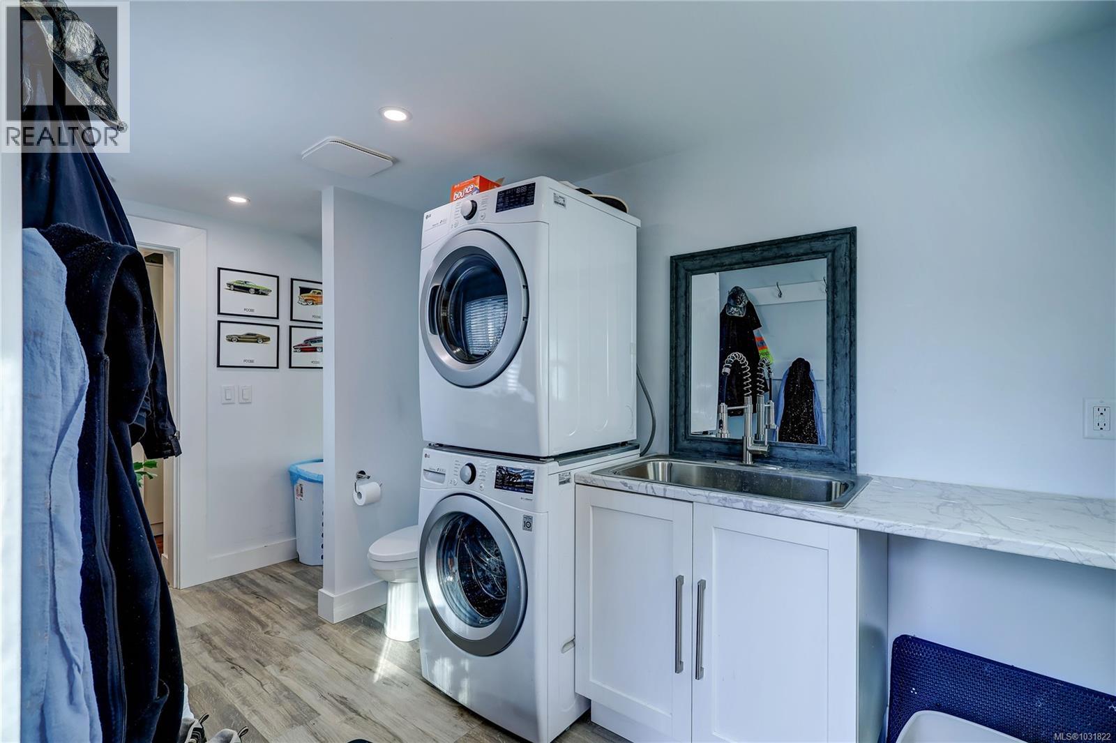 2339 GOULD RD E - 19