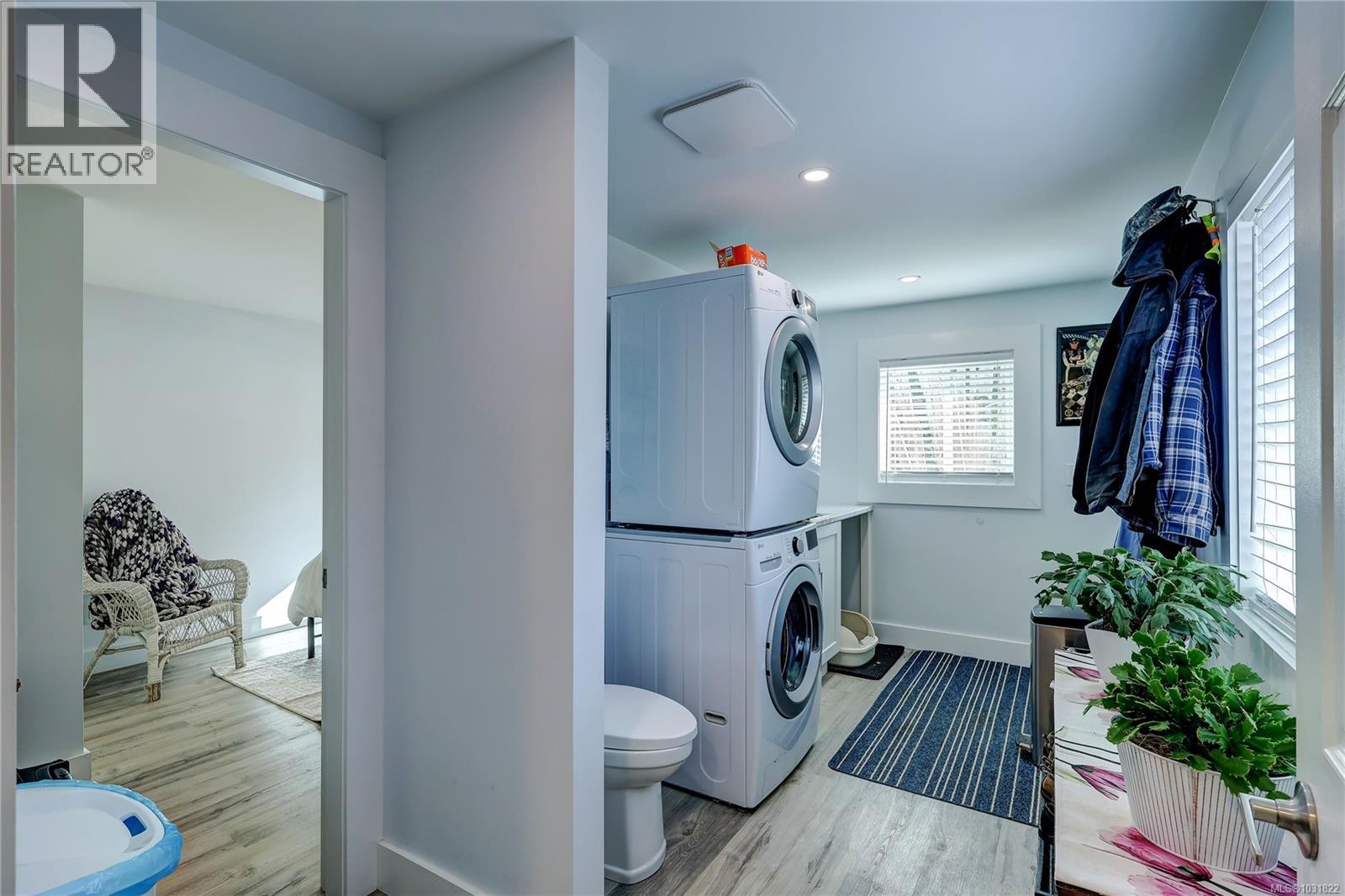 2339 GOULD RD E - 20