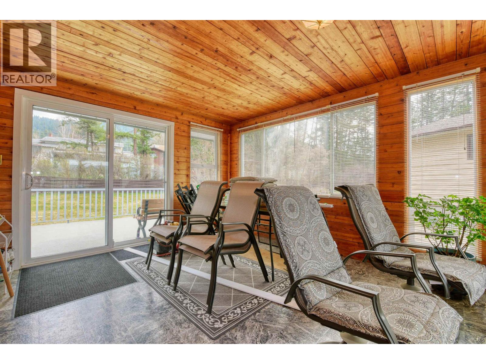 1220 CLARKE AVENUE - 13