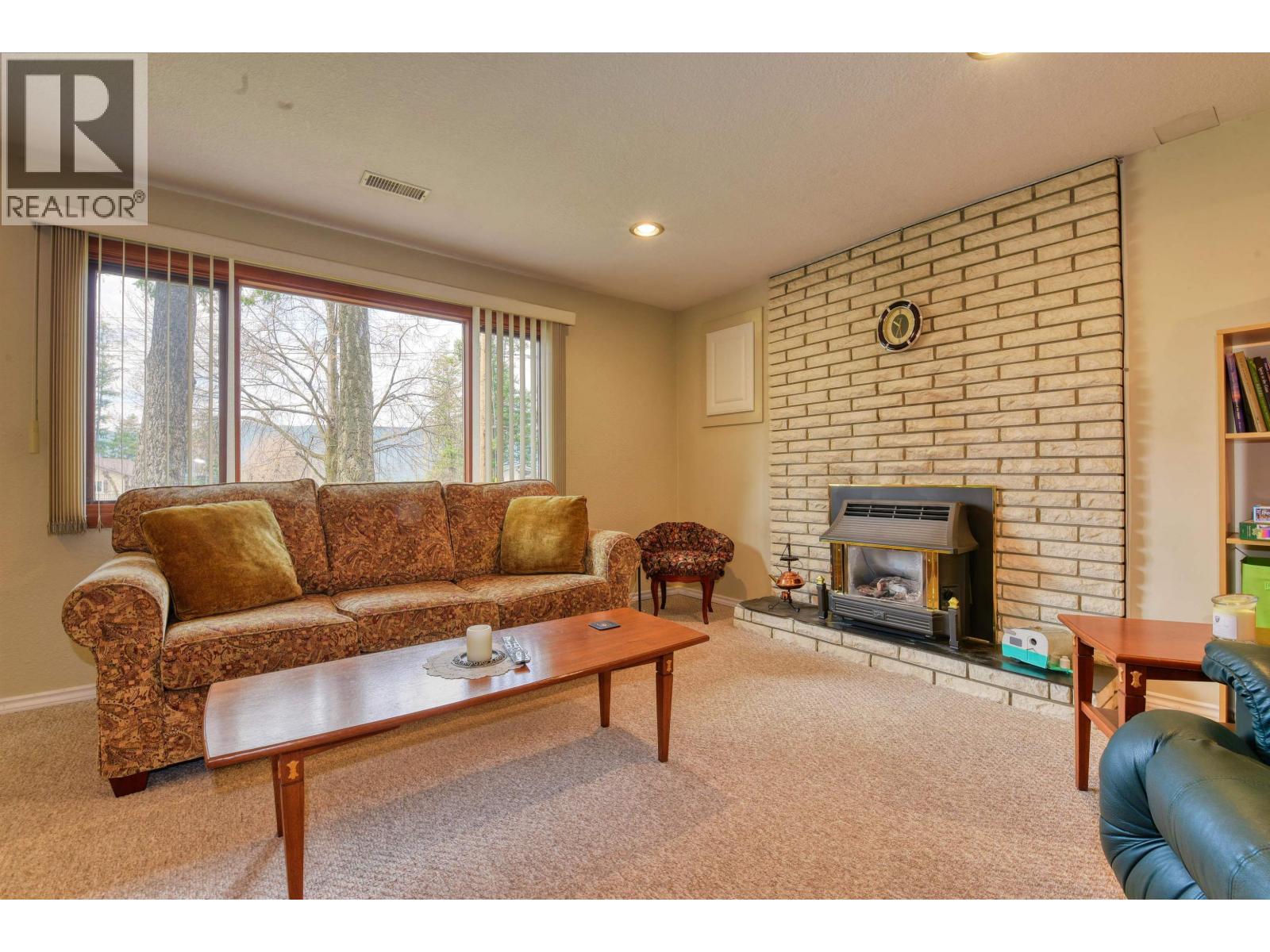 1220 CLARKE AVENUE - 16