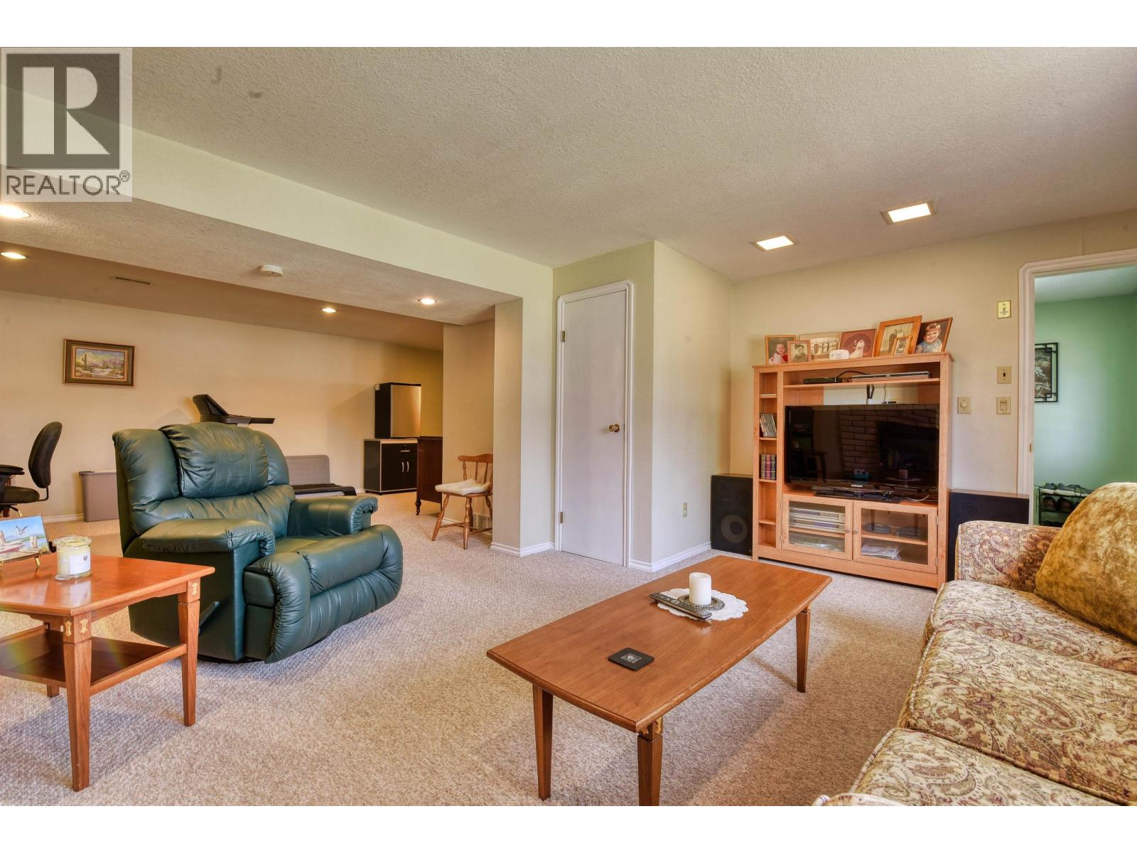 1220 CLARKE AVENUE - 17