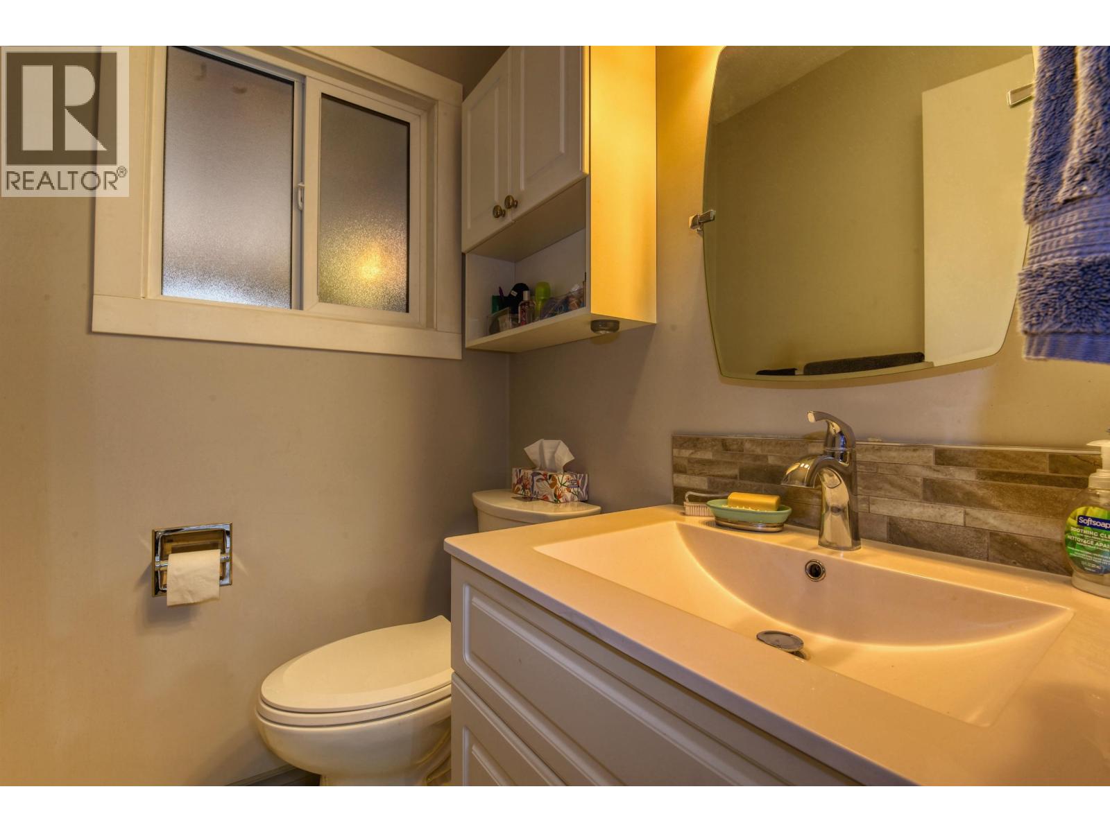 1220 CLARKE AVENUE - 9