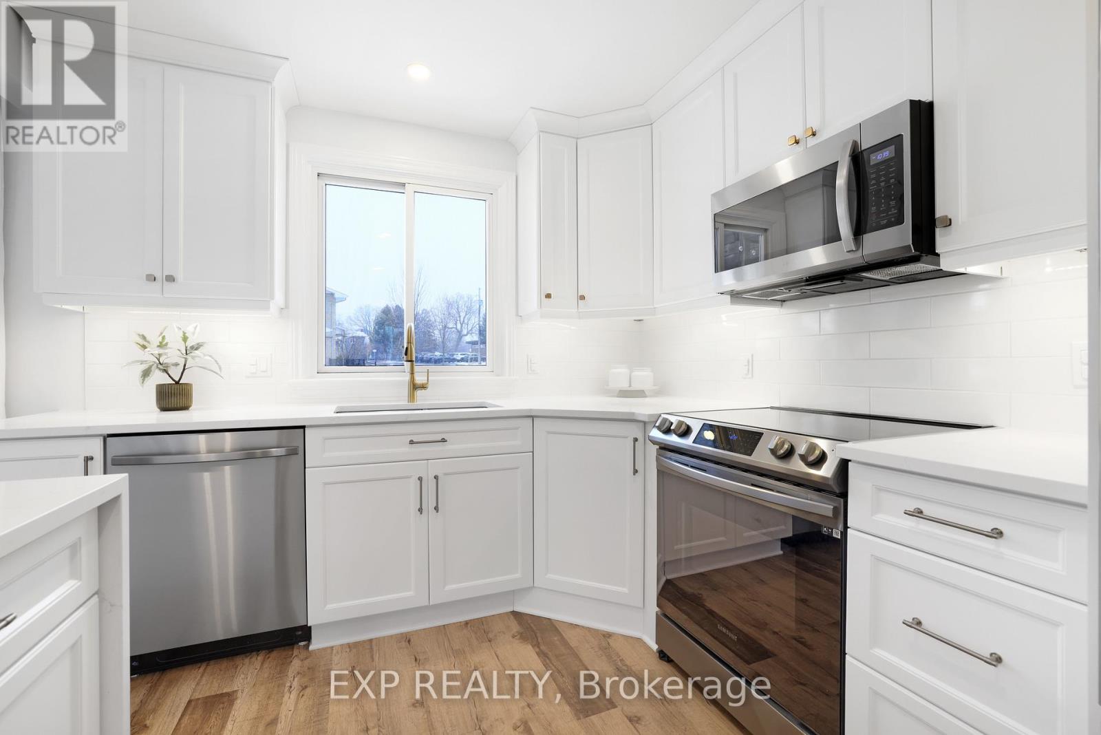 150 STEVENSON CRESCENT - 19