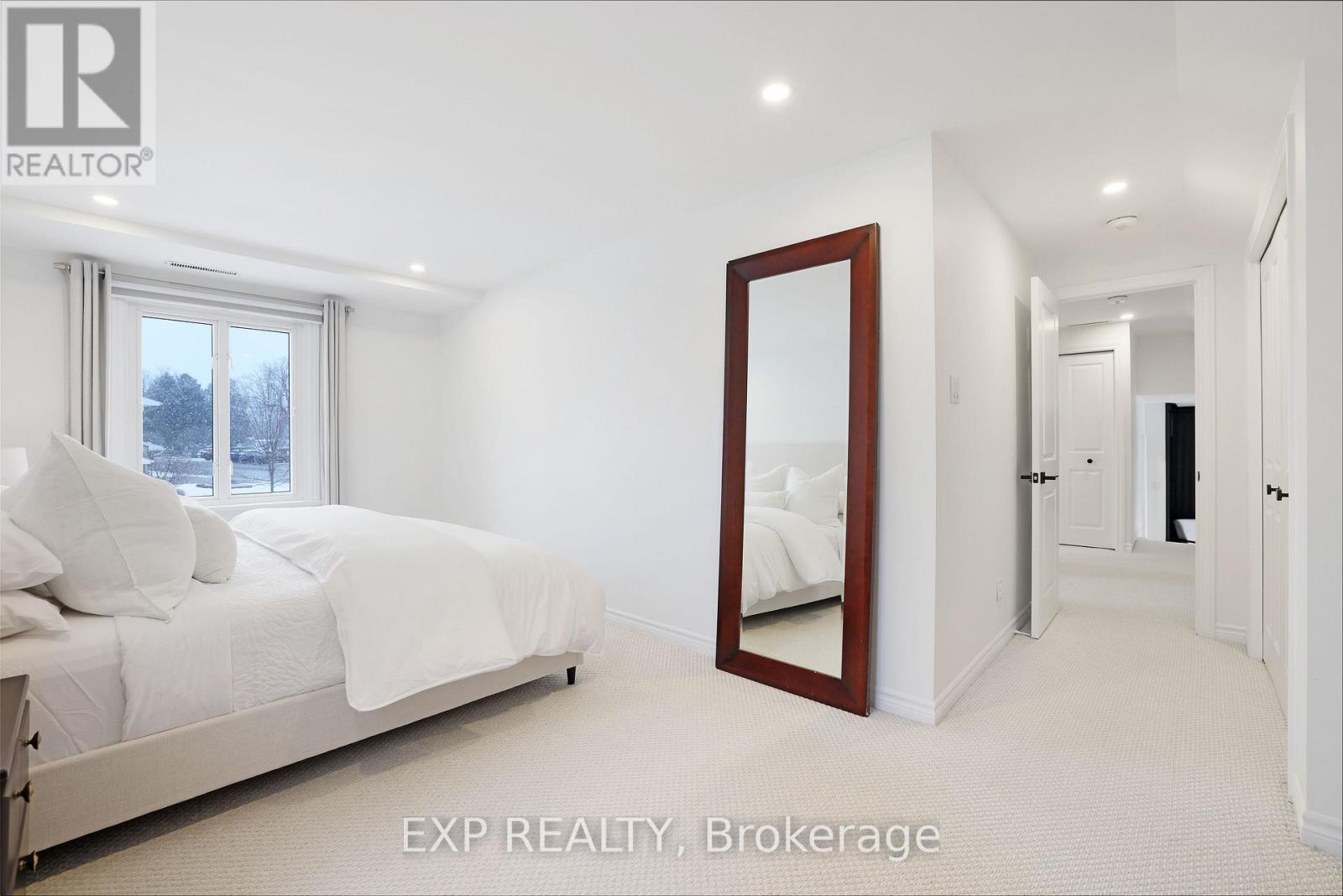 150 STEVENSON CRESCENT - 28