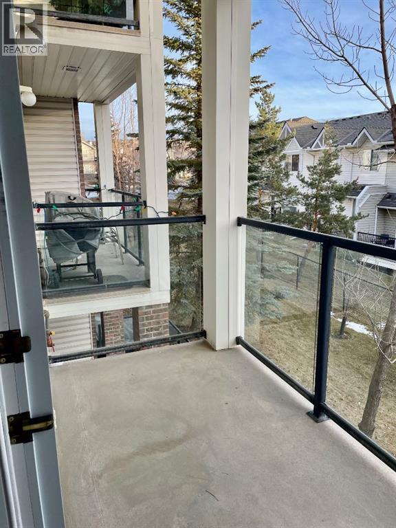 
          928 Arbour Lake Road Northwest
            <br/>
            <span>Calgary</span>
            , 
            <span>AB</span>
             <span>T3G5T2</span>
         - Photo 15