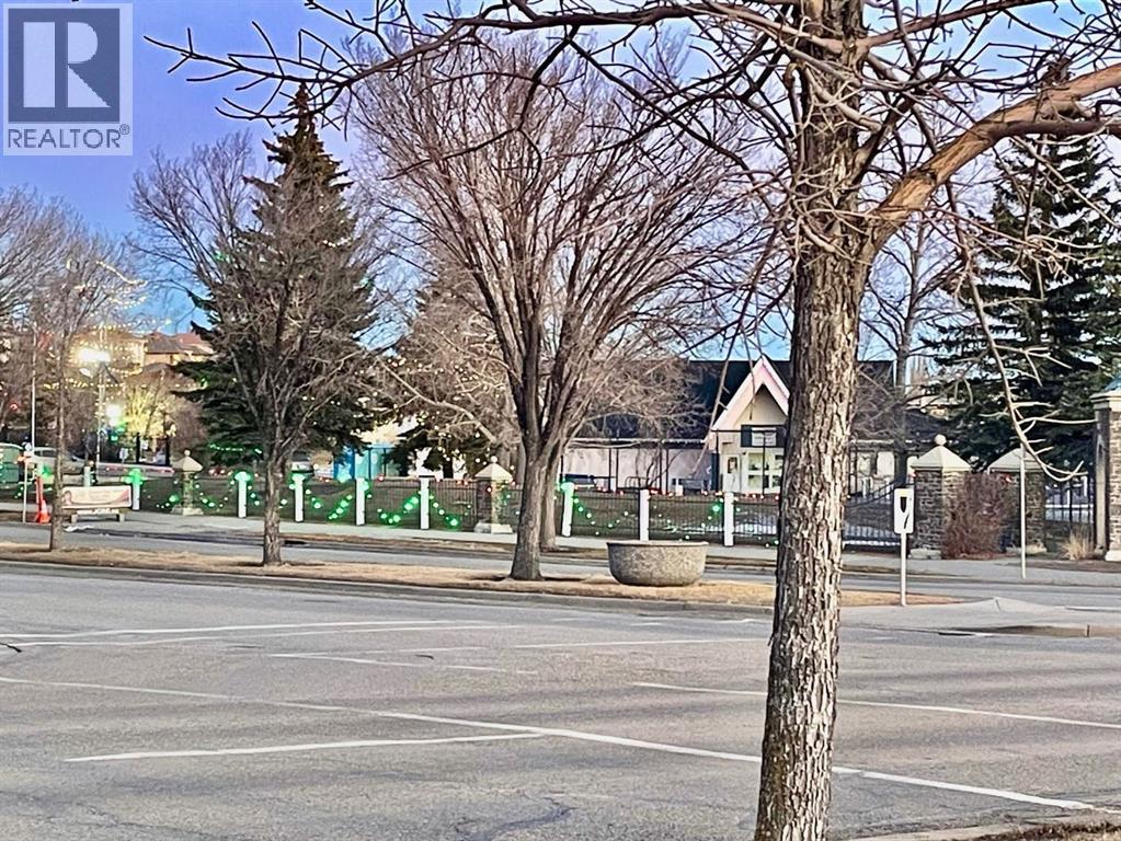 
          928 Arbour Lake Road Northwest
            <br/>
            <span>Calgary</span>
            , 
            <span>AB</span>
             <span>T3G5T2</span>
         - Photo 42