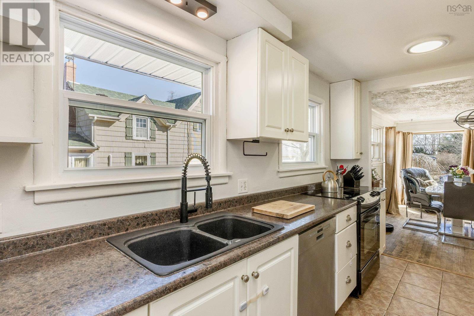 Property 6 of 50 of 12 Porters Avenue