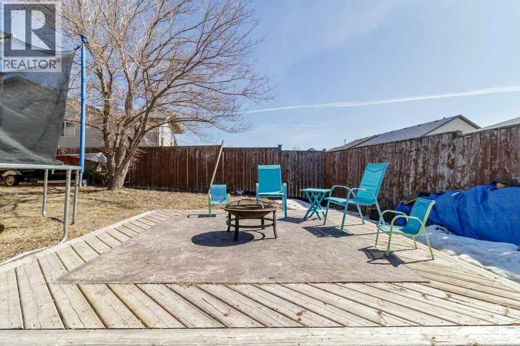 12 HANSEN CLOSE - 12