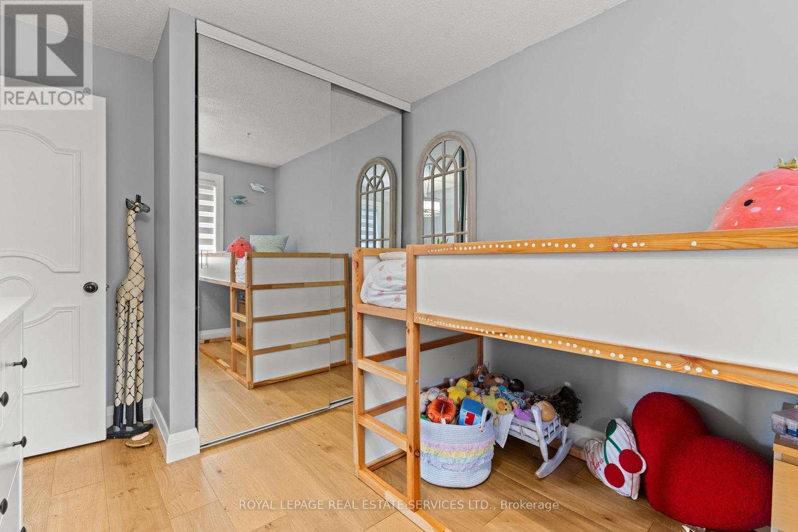 #5 2303 MARINE DRIVE - 31