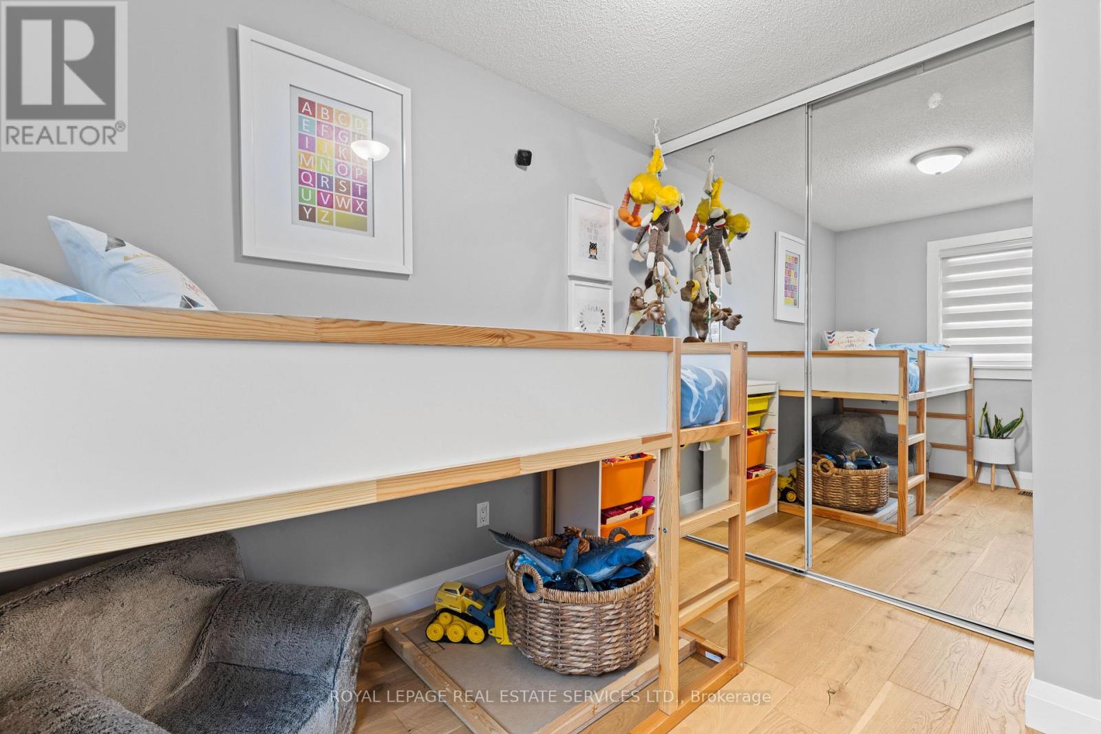 #5 2303 MARINE DRIVE - 33