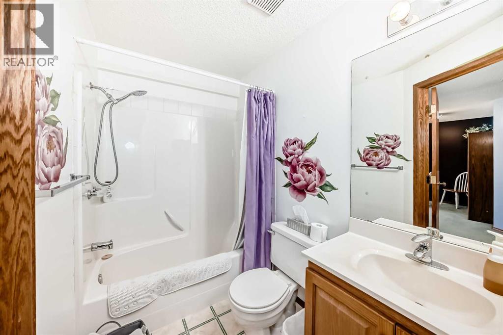 337 HARVEST LAKE GREEN NE - 41