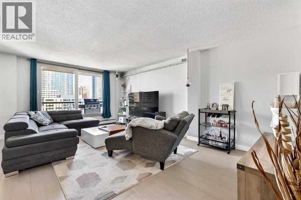 #802 1213 13 AVENUE SW - 4