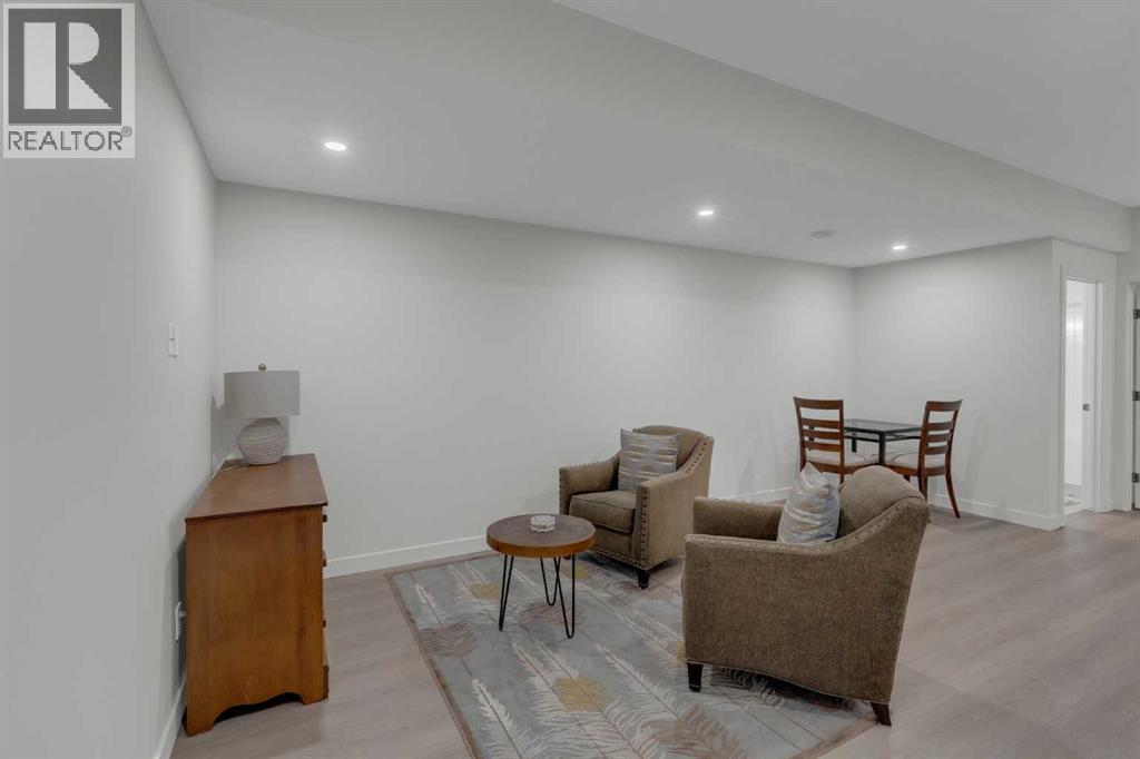 7712 36 AVENUE NW - 21