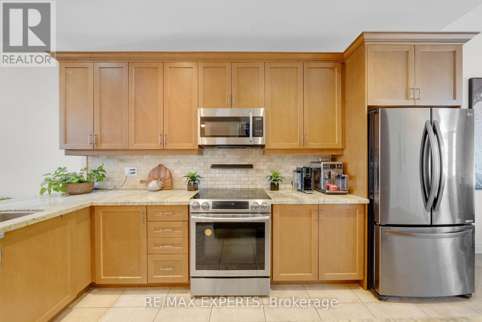 40 HILLCREST DRIVE - 12