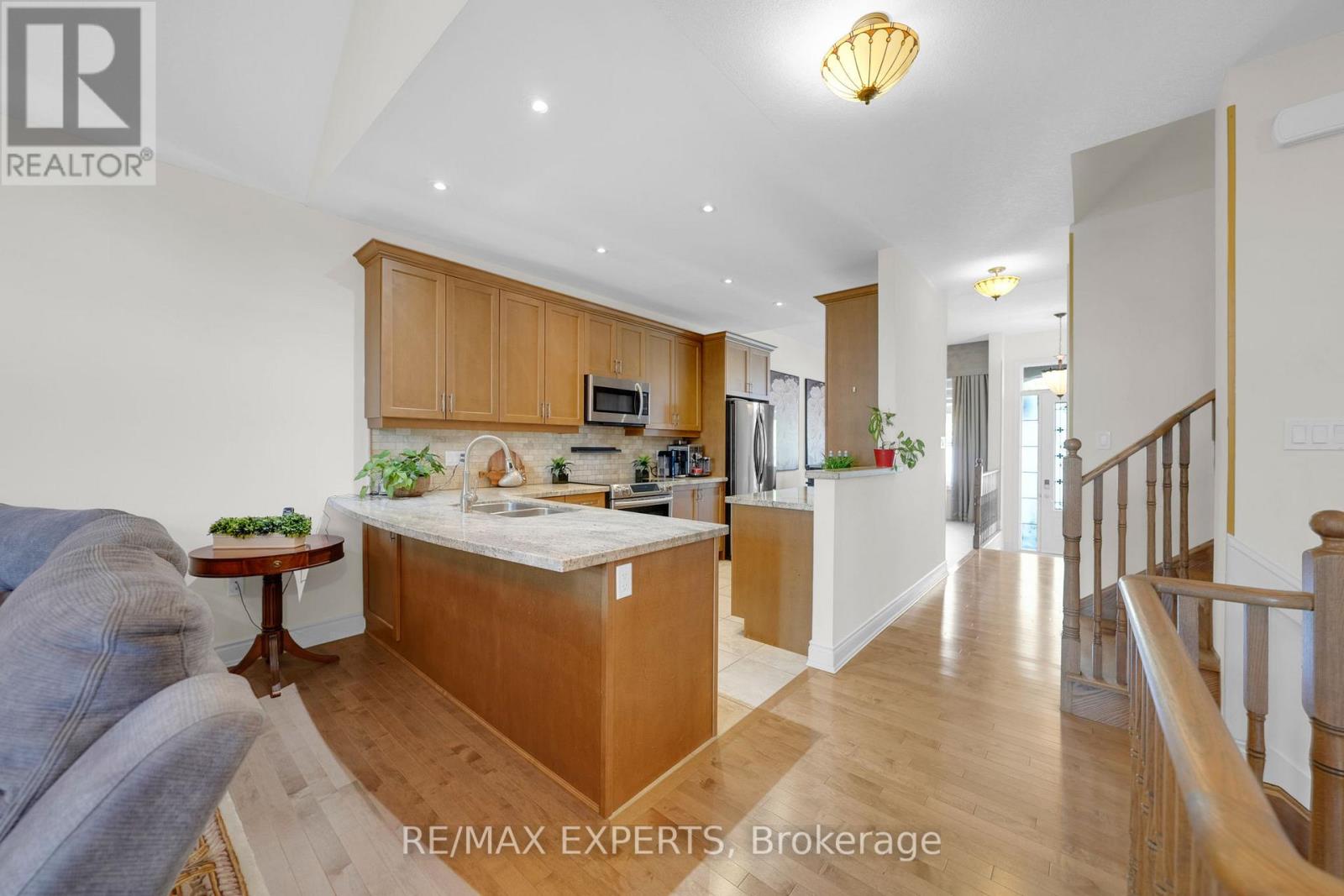 40 HILLCREST DRIVE - 18