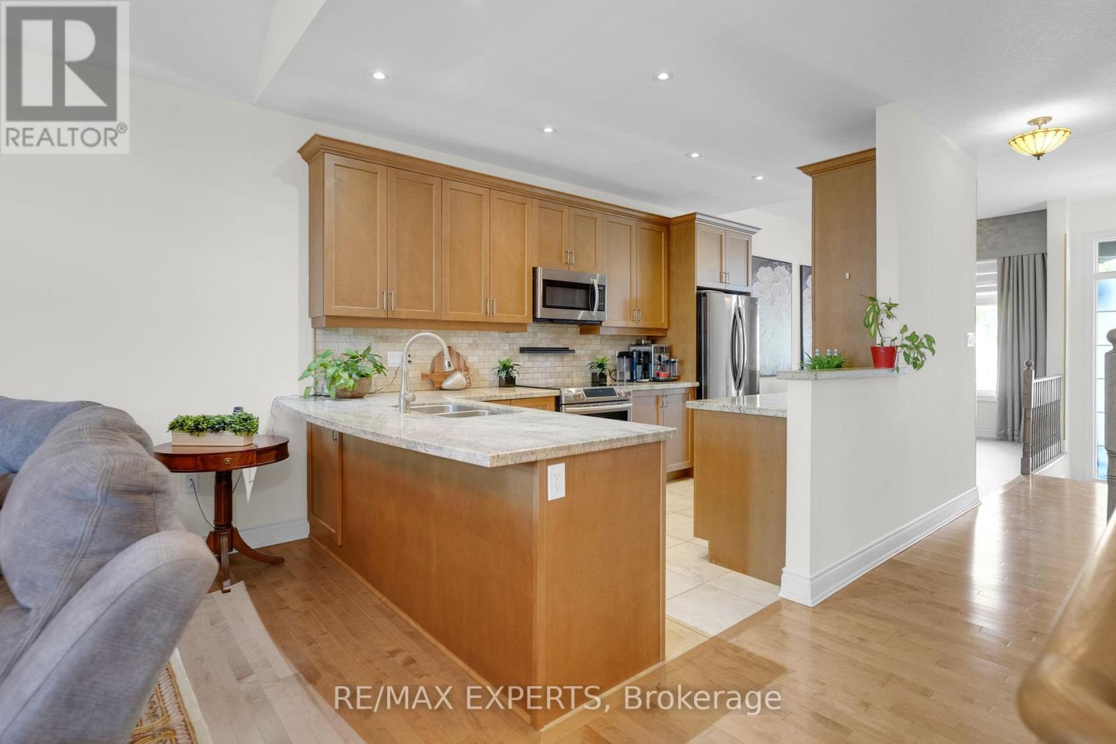 40 HILLCREST DRIVE - 19