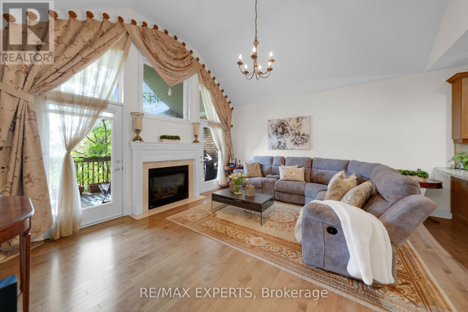 40 HILLCREST DRIVE - 22