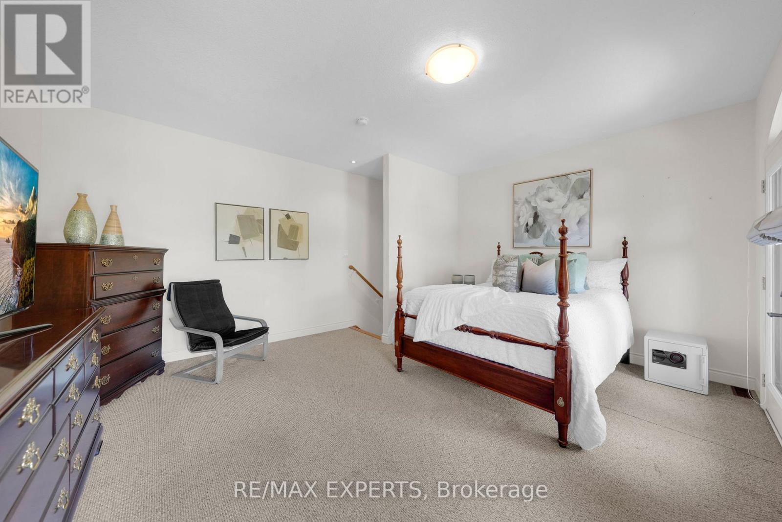 40 HILLCREST DRIVE - 33