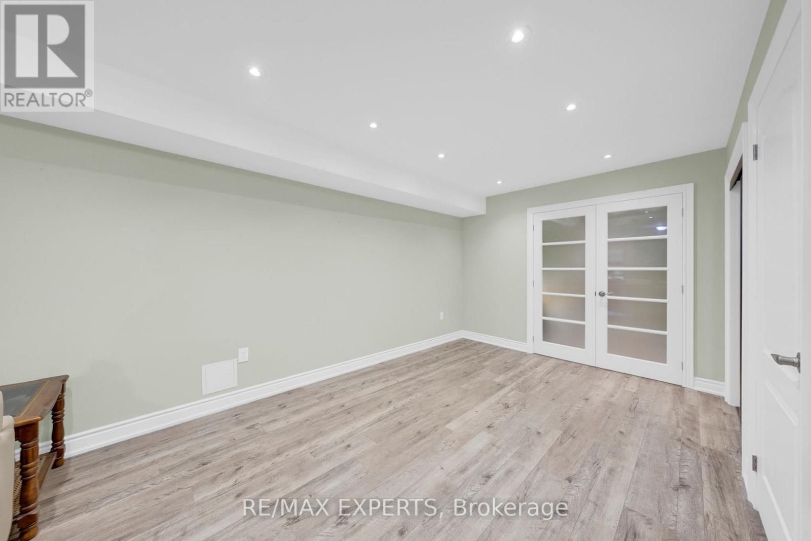 40 HILLCREST DRIVE - 39