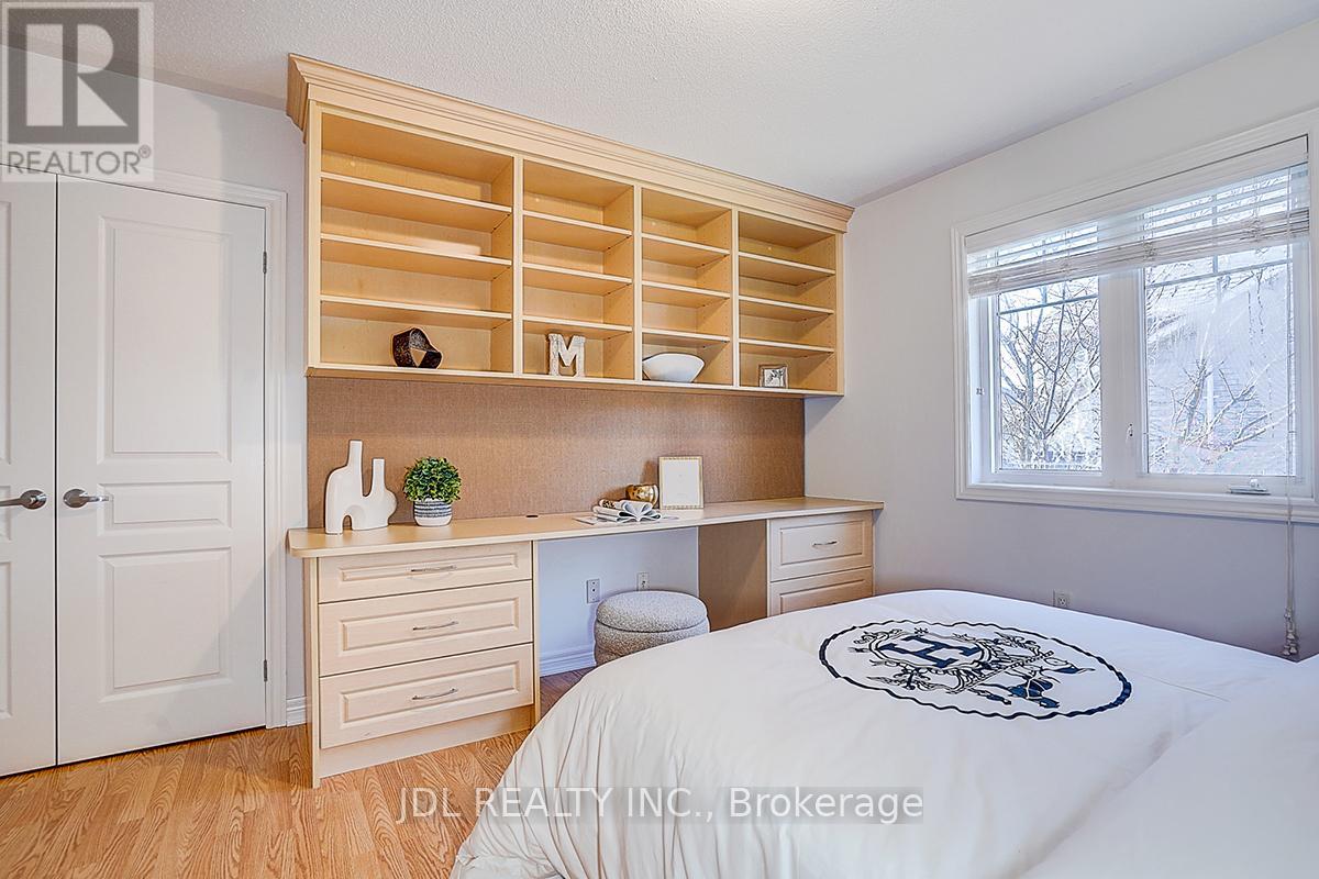 46 BRAEHEAD DRIVE - 40