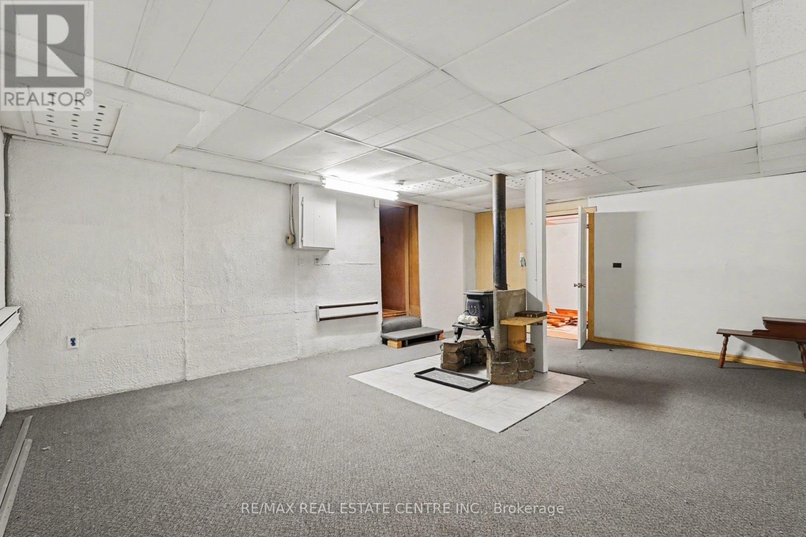84 BANK STREET N - 23